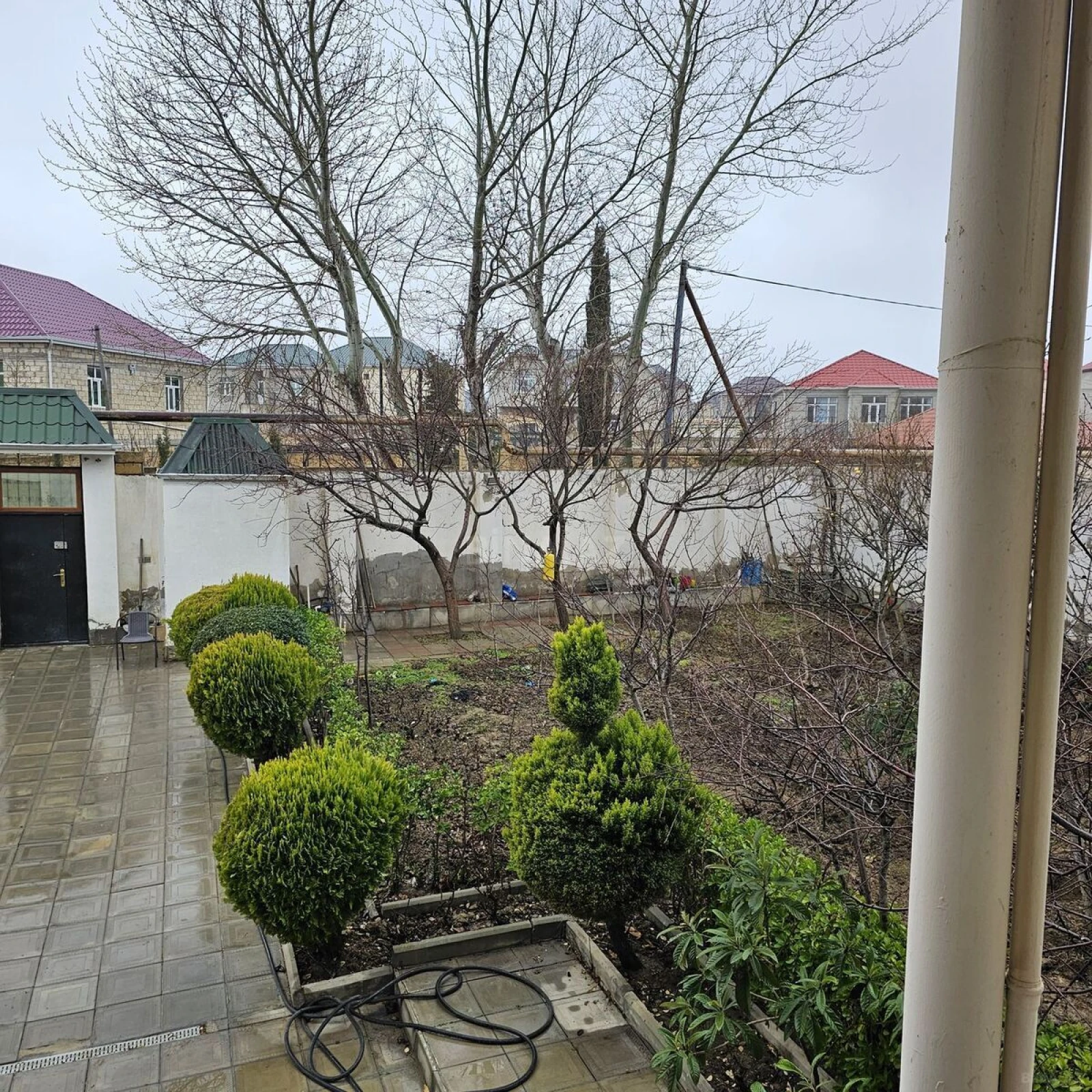 Satılır 8 otaqlı həyət evi 450 m²