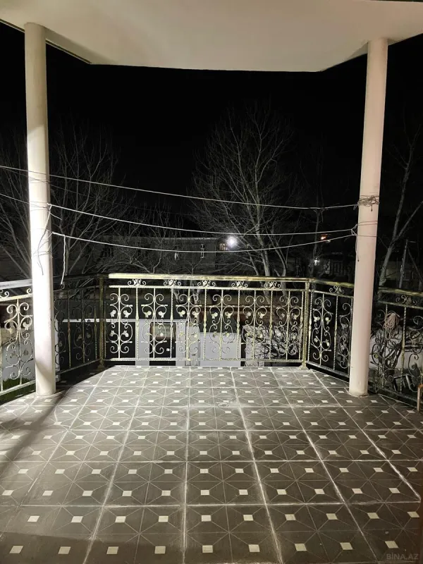 Satılır 8 otaqlı həyət evi 450 m²