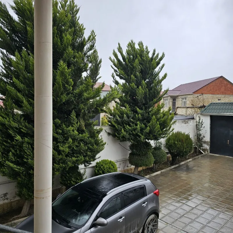 Satılır 8 otaqlı həyət evi 450 m²