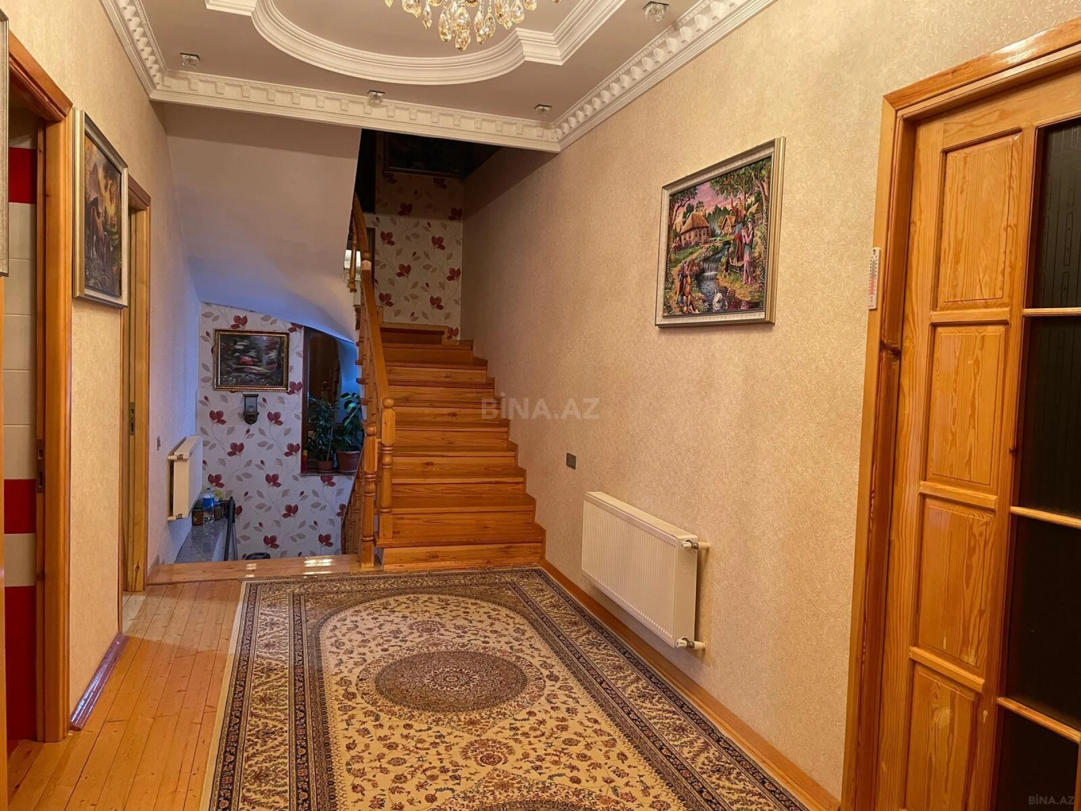 Satılır 8 otaqlı həyət evi 450 m²