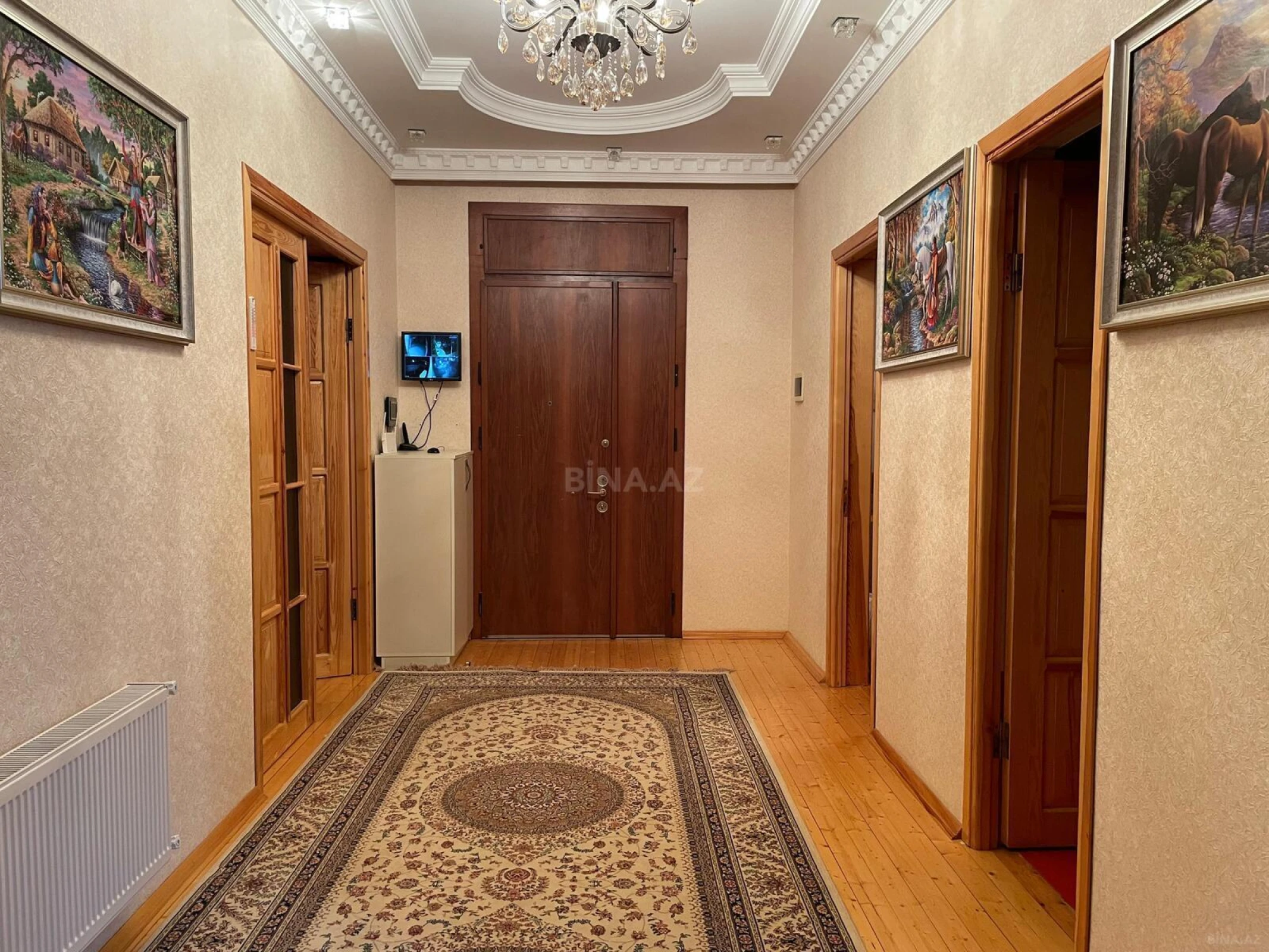 Satılır 8 otaqlı həyət evi 450 m²