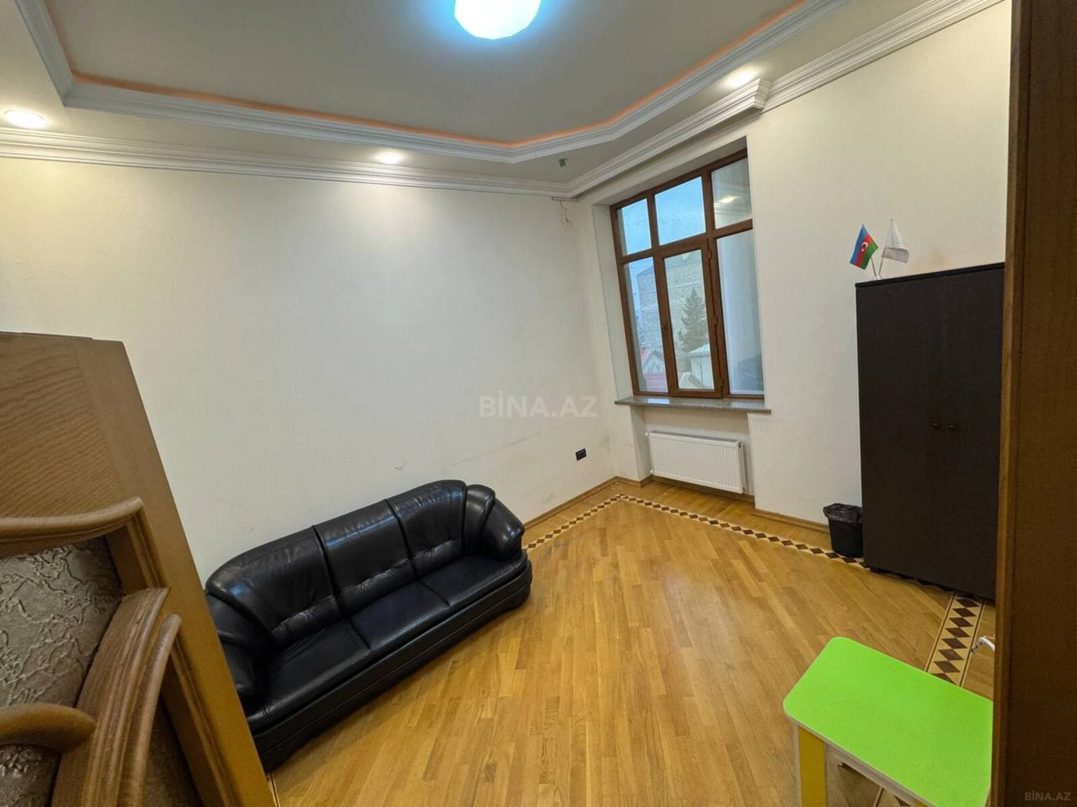 Kirayə verilir 13 otaqlı həyət evi 1000 m²