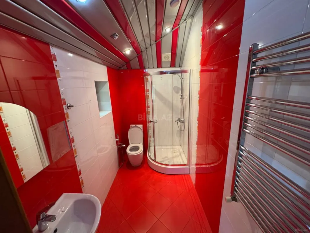 Kirayə verilir 13 otaqlı həyət evi 1000 m²