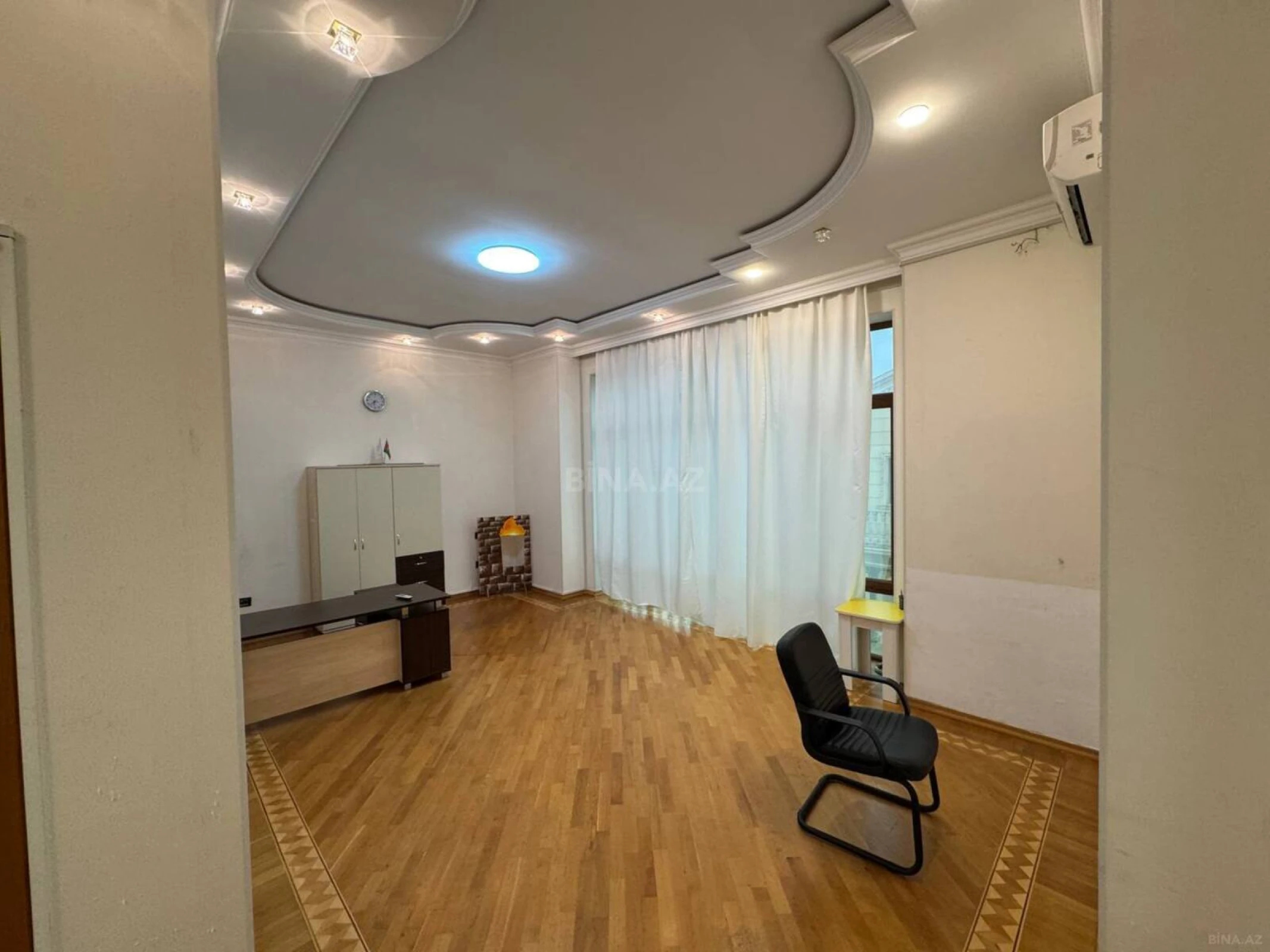 Kirayə verilir 13 otaqlı həyət evi 1000 m²