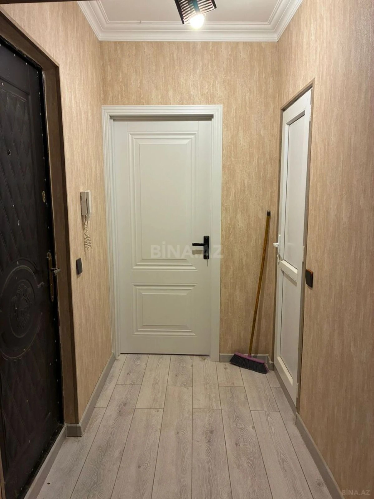 Satılır 2 otaqlı mənzil 70 m²