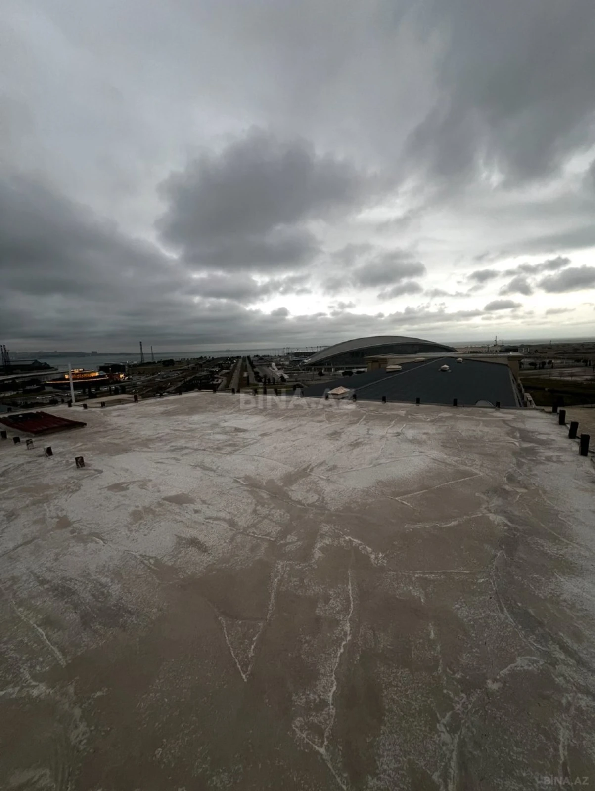 Satılır 5 otaqlı mənzil 260 m²