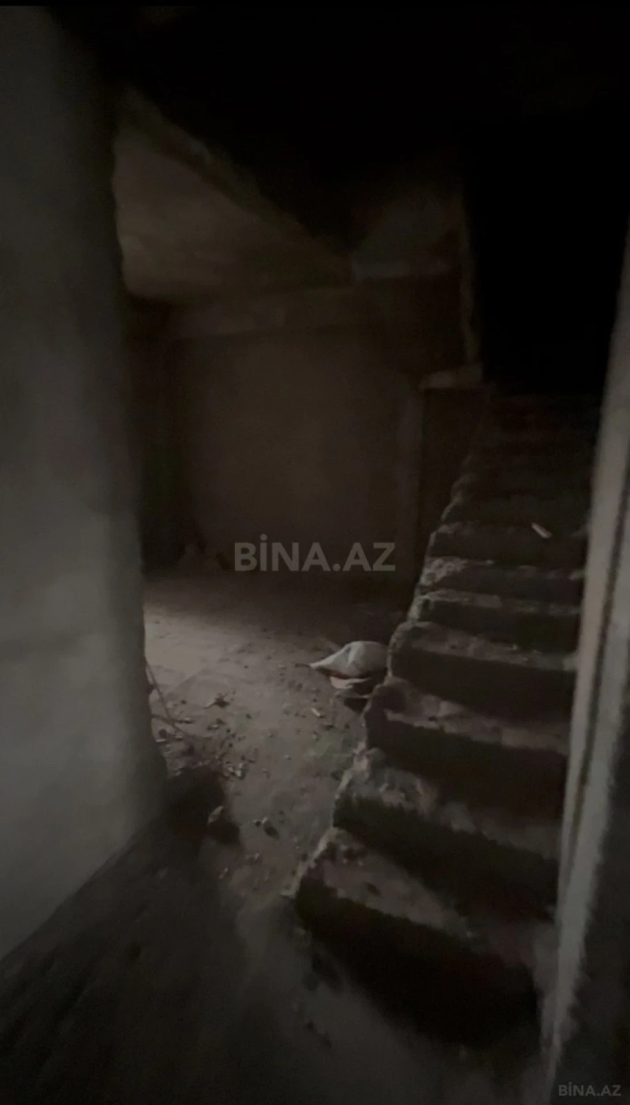 Satılır 5 otaqlı mənzil 260 m²