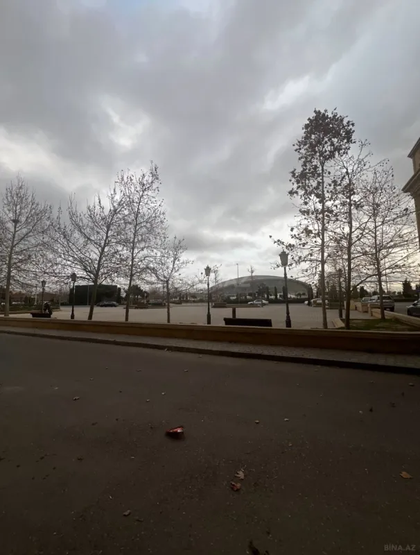 Satılır 5 otaqlı mənzil 260 m²