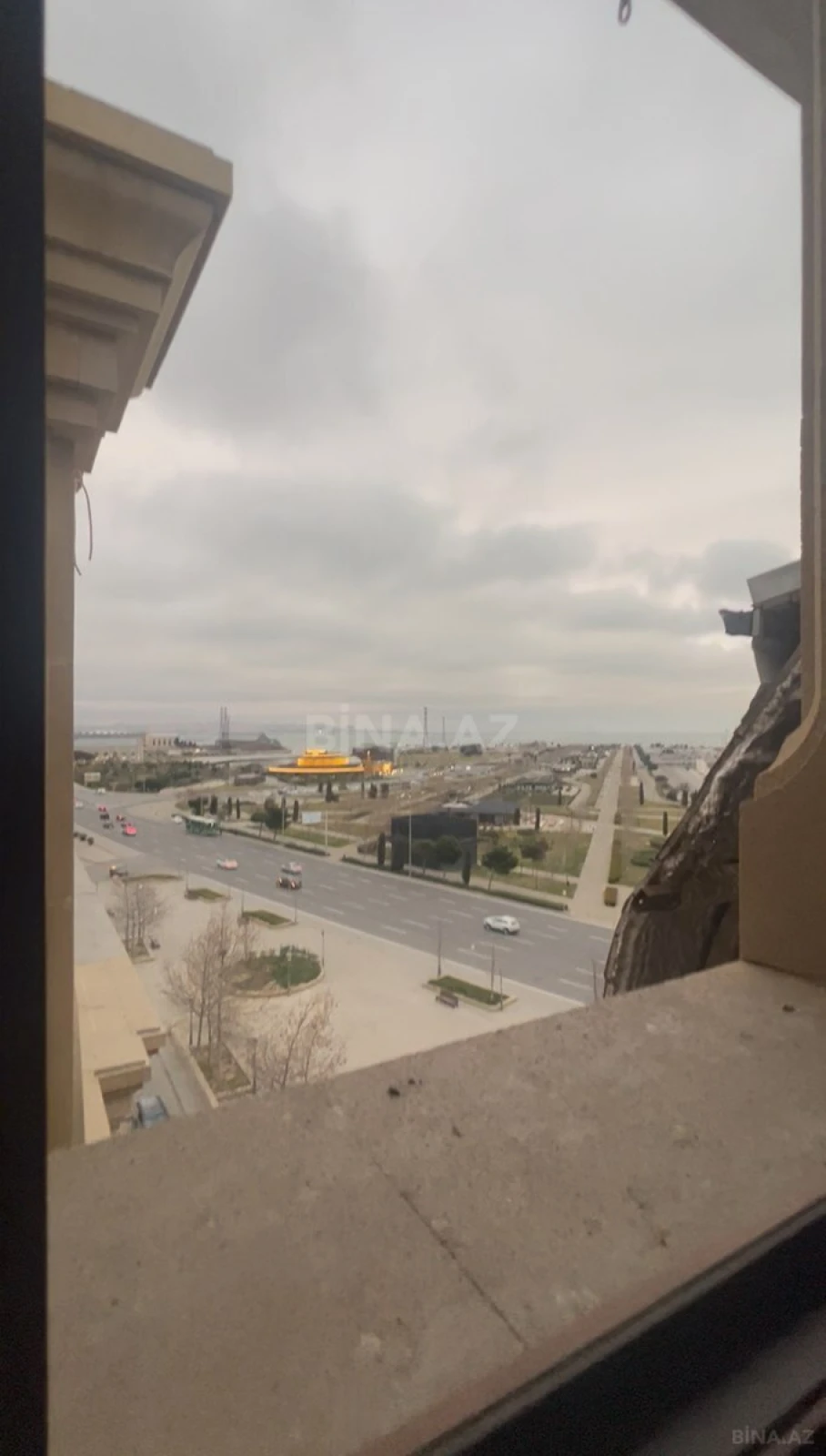 Satılır 5 otaqlı mənzil 260 m²