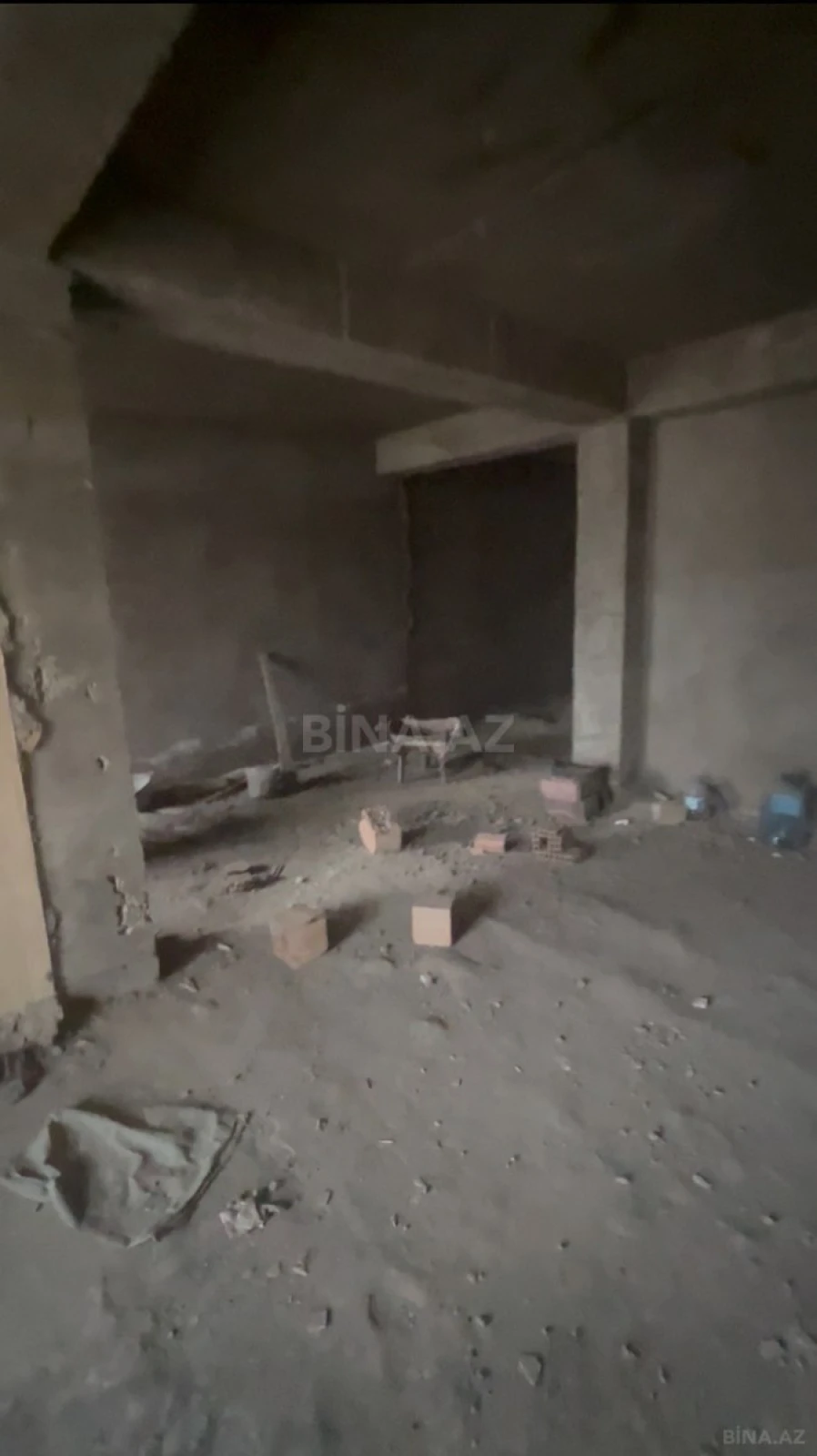 Satılır 5 otaqlı mənzil 260 m²