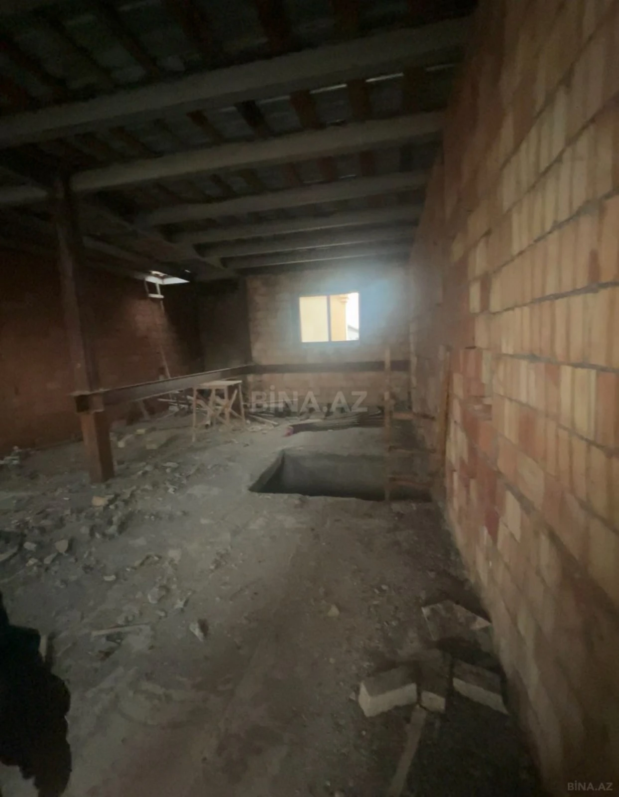 Satılır 5 otaqlı mənzil 260 m²