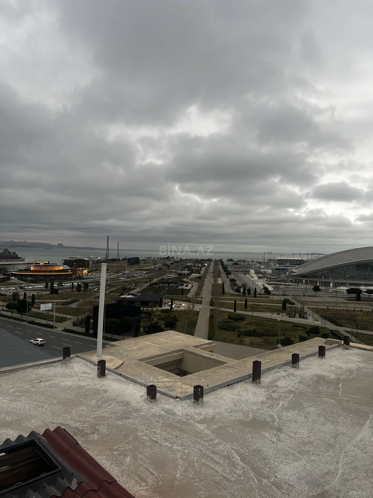 Satılır 5 otaqlı mənzil 260 m²