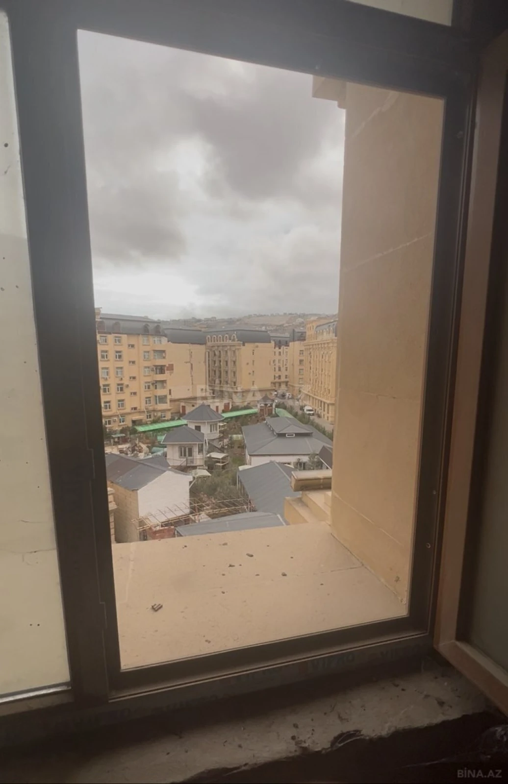 Satılır 5 otaqlı mənzil 260 m²