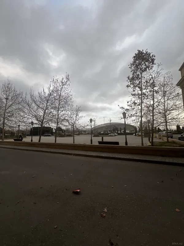 Satılır 5 otaqlı mənzil 260 m²