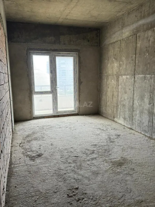 Satılır 5 otaqlı mənzil 252 m²