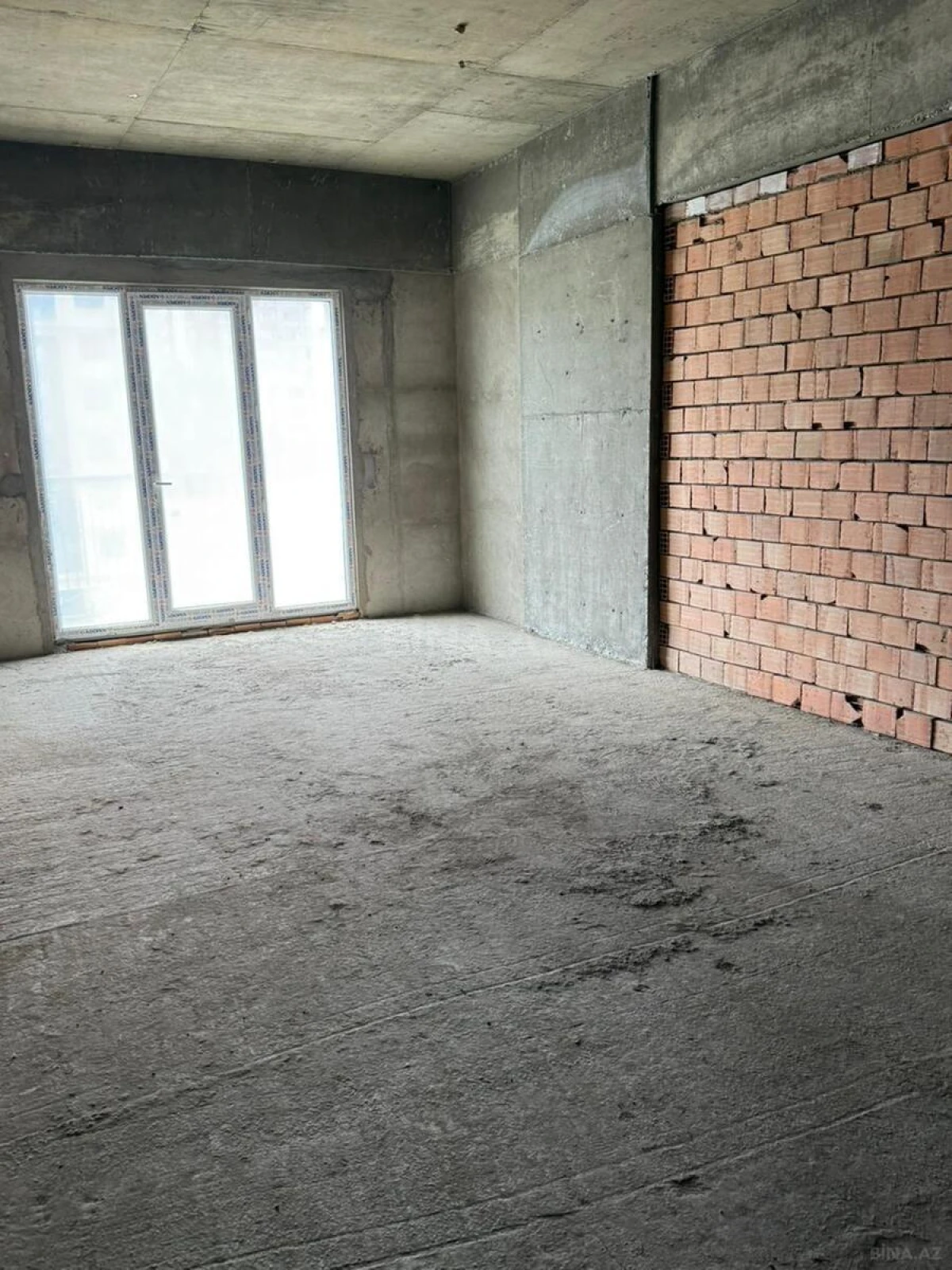 Satılır 5 otaqlı mənzil 252 m²