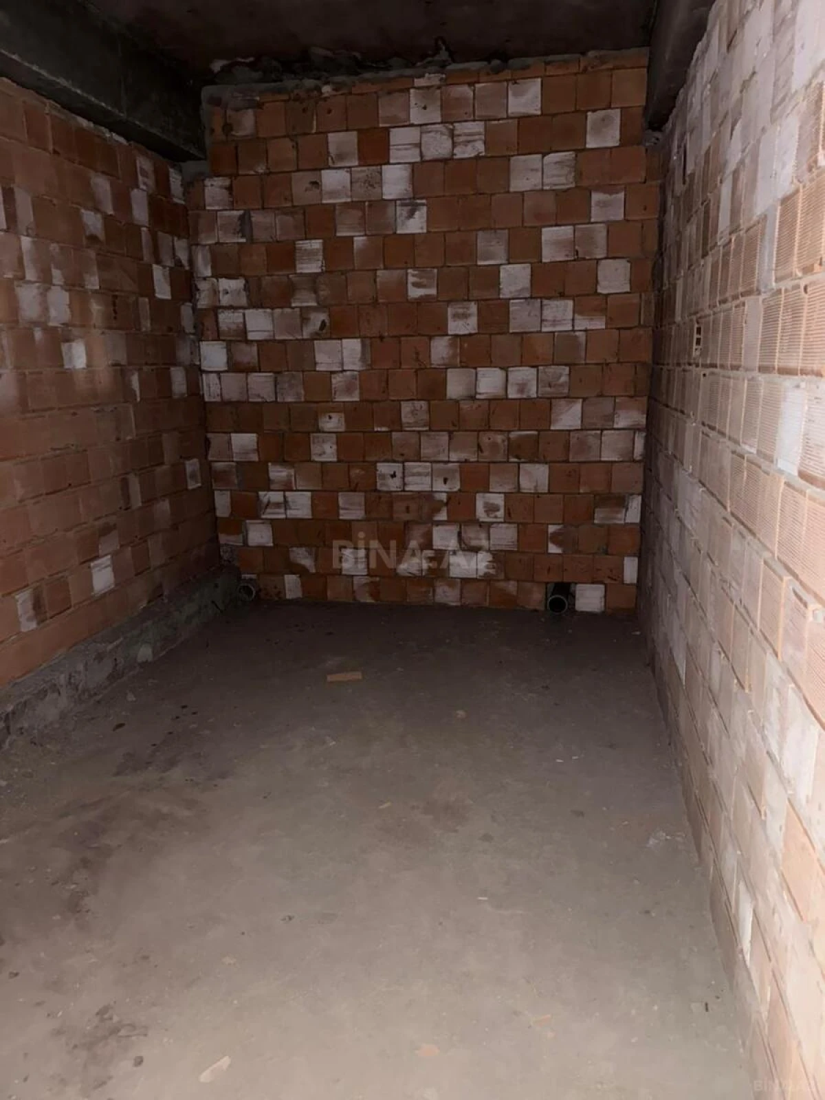 Satılır 5 otaqlı mənzil 252 m²