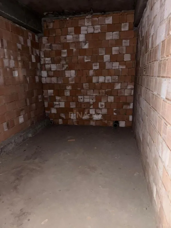 Satılır 5 otaqlı mənzil 252 m²