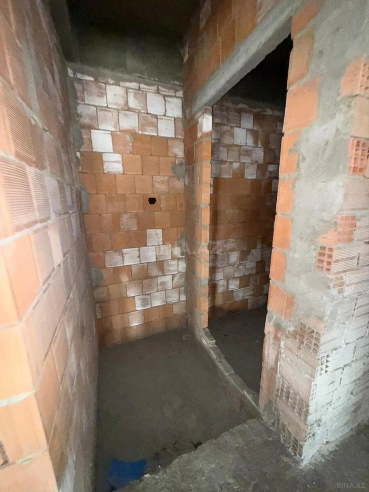 Satılır 5 otaqlı mənzil 252 m²