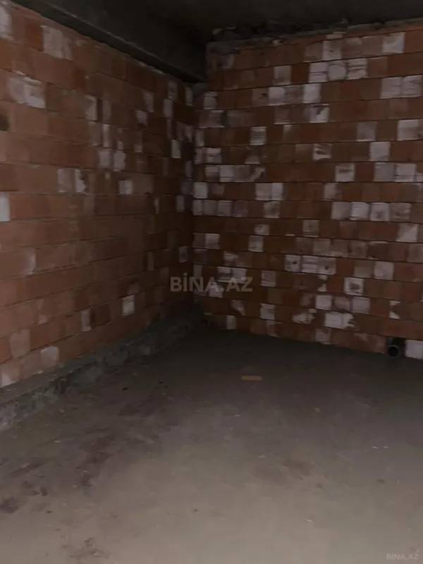 Satılır 5 otaqlı mənzil 252 m²