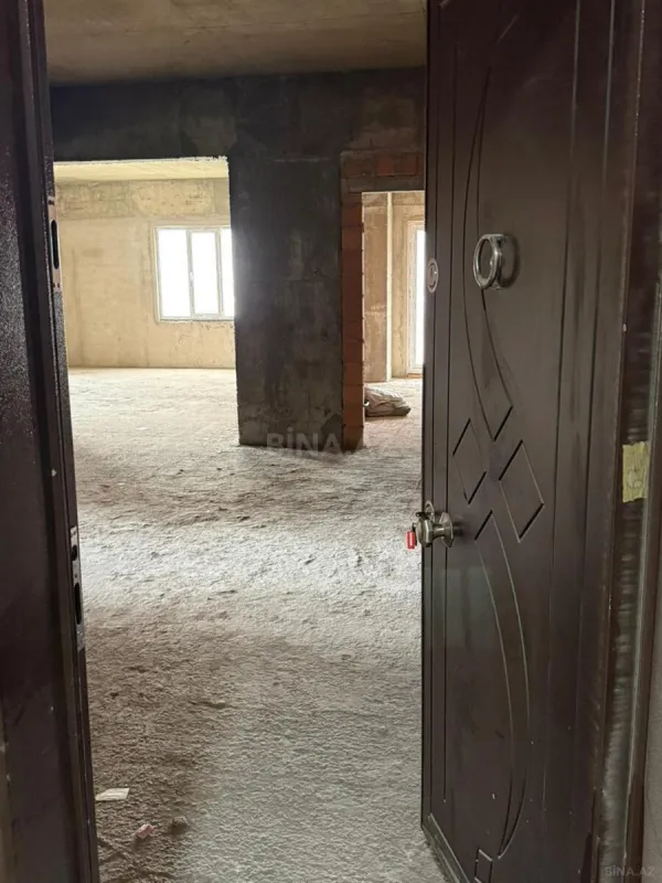 Satılır 5 otaqlı mənzil 252 m²