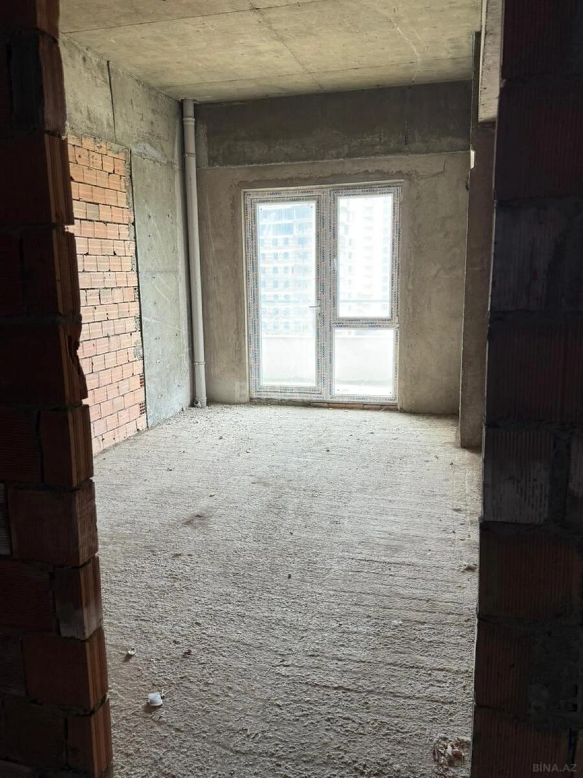 Satılır 5 otaqlı mənzil 252 m²