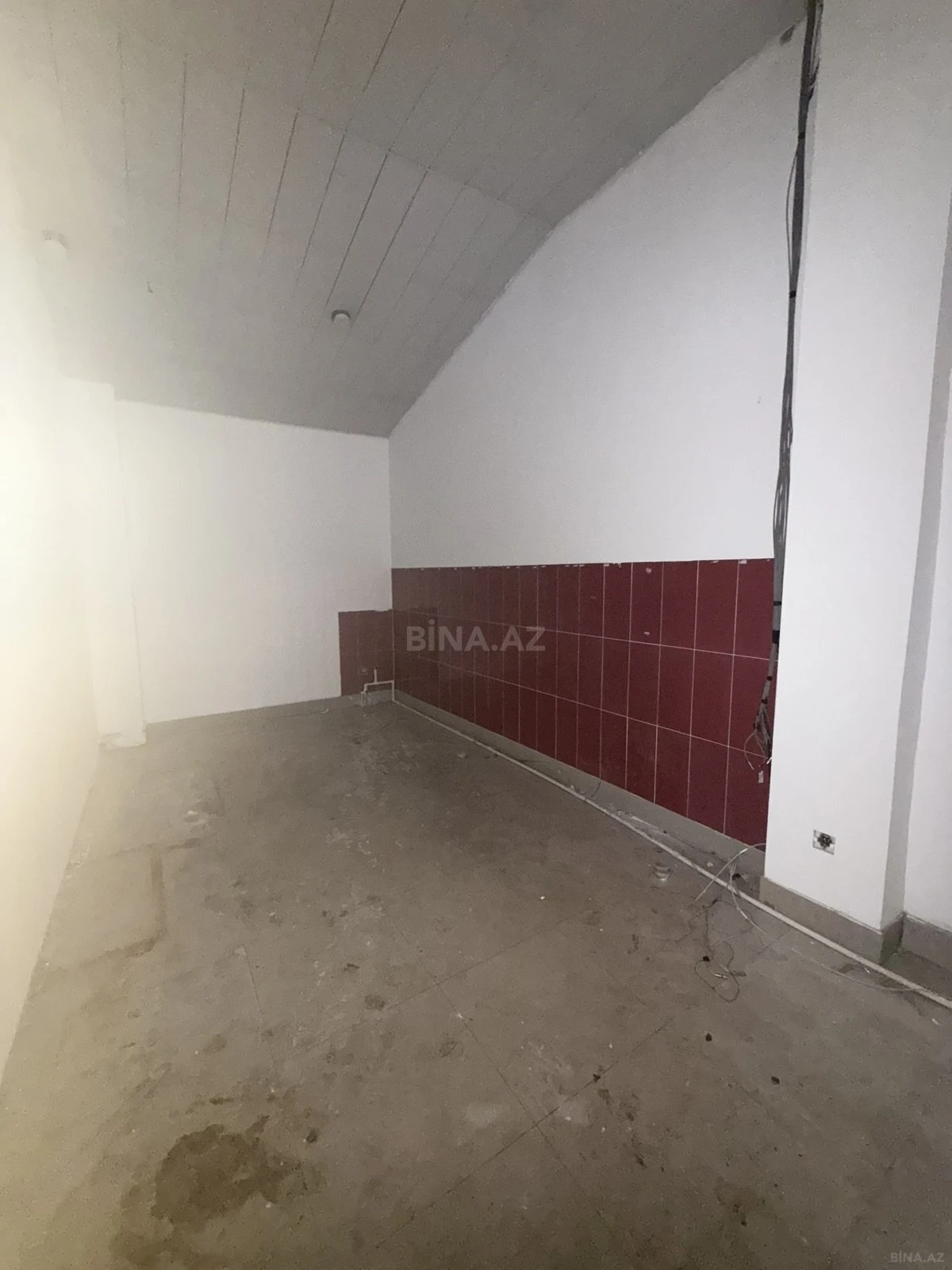 Satılır obyekt 200 m²