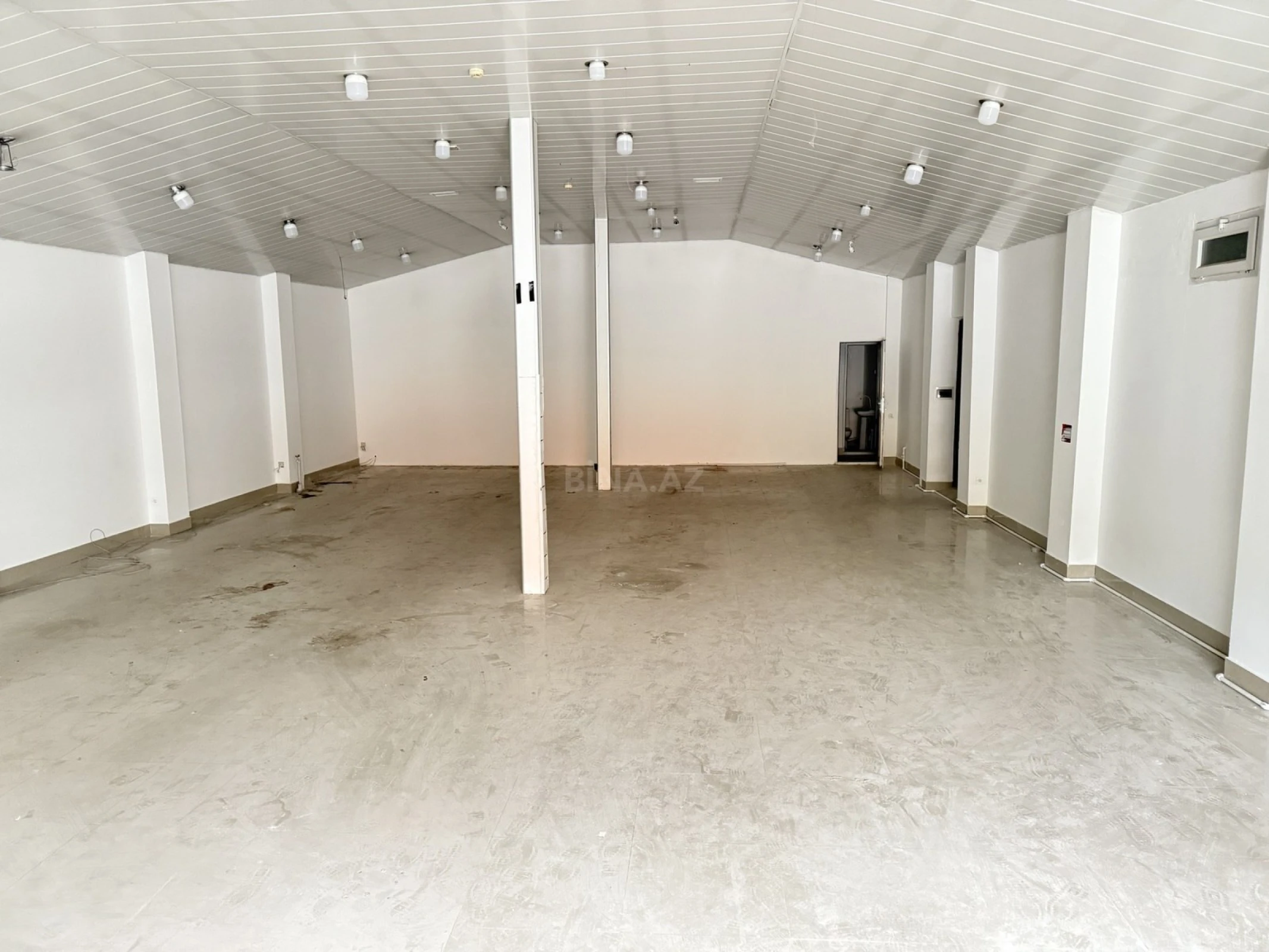 Satılır obyekt 200 m²