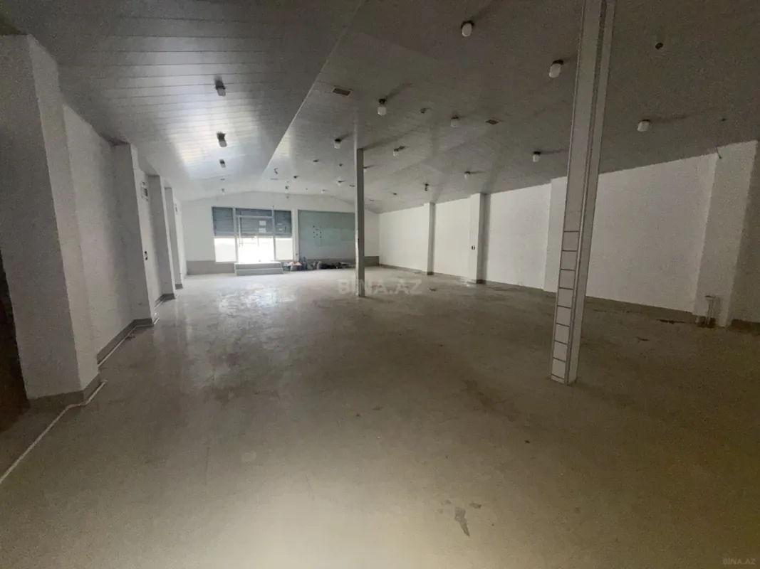 Satılır obyekt 200 m²