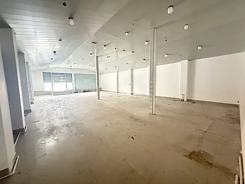 Satılır obyekt 200 m² — Bakı 200.00 m²
