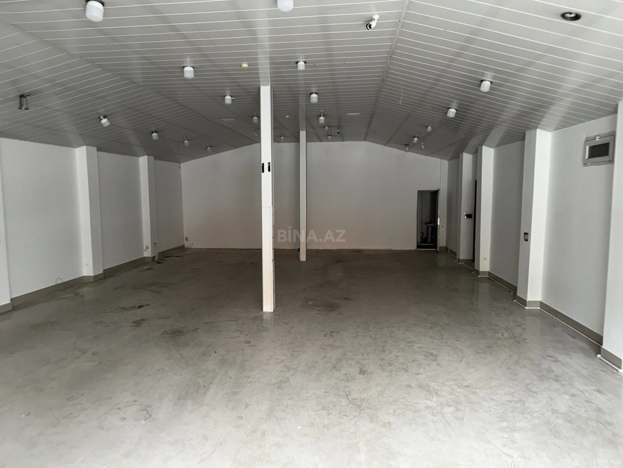 Satılır obyekt 200 m²