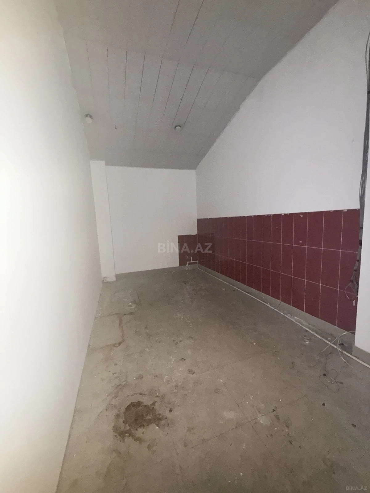 Satılır obyekt 200 m²