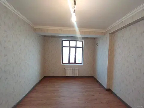 Satılır 4 otaqlı mənzil 175 m²