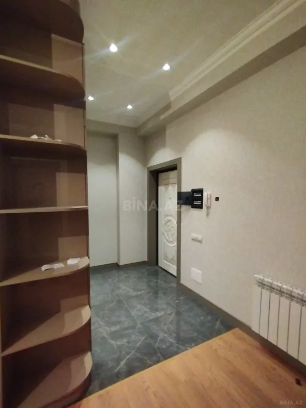 Satılır 4 otaqlı mənzil 175 m²