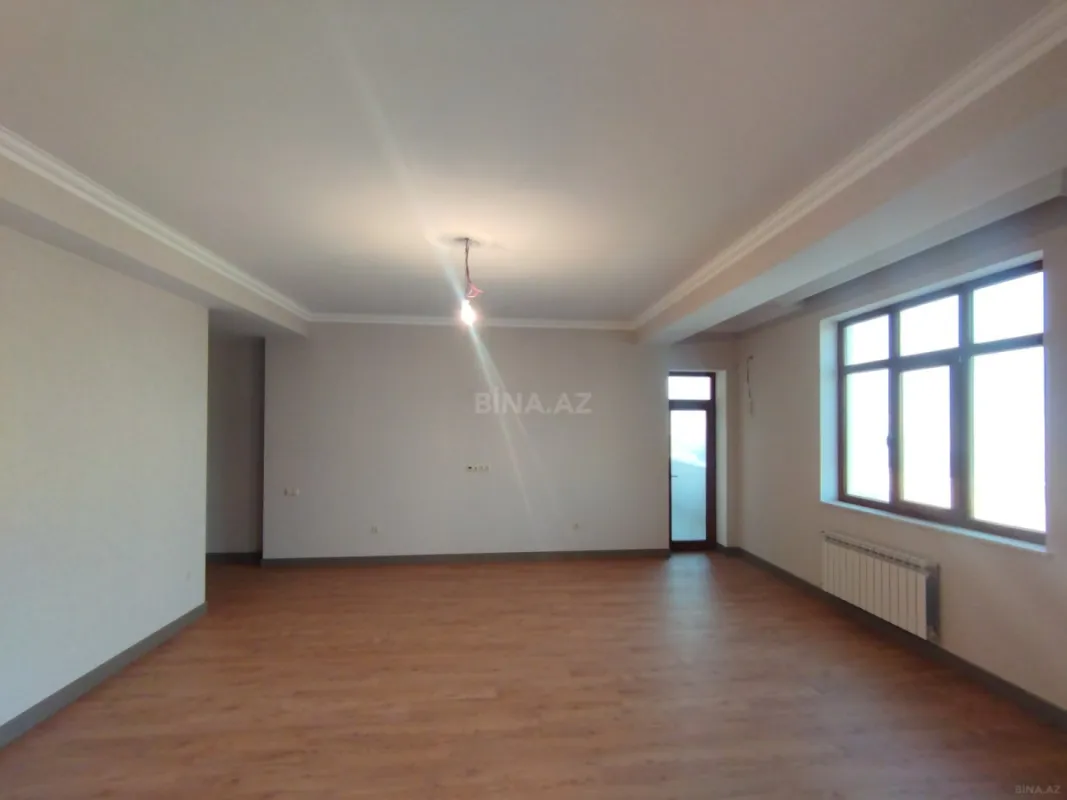 Satılır 4 otaqlı mənzil 175 m²