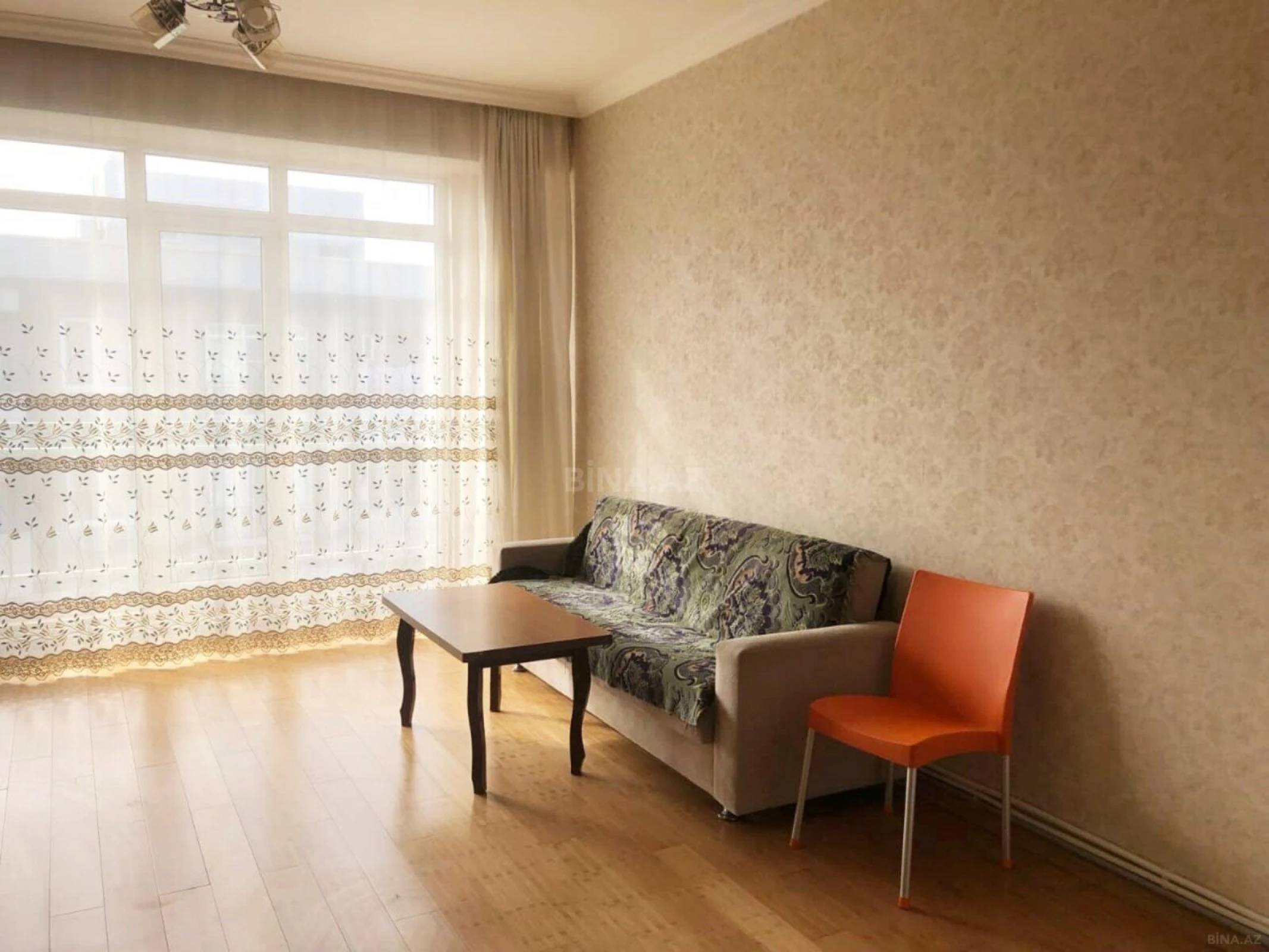 Kirayə verilir 2 otaqlı mənzil 60 m²