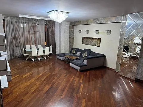 Kirayə verilir 4 otaqlı mənzil 220 m²