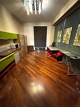 Kirayə verilir 4 otaqlı mənzil 220 m²