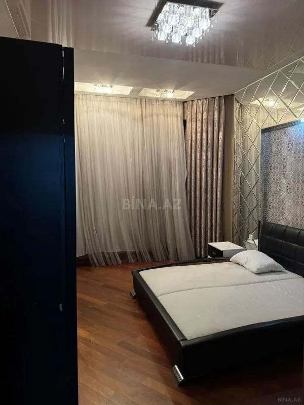 Kirayə verilir 4 otaqlı mənzil 220 m²