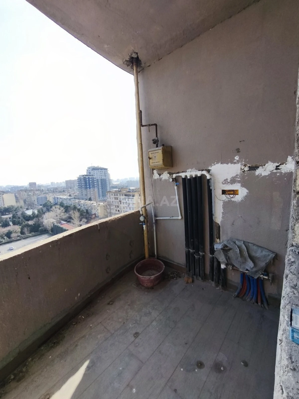 Satılır 4 otaqlı mənzil 180 m²