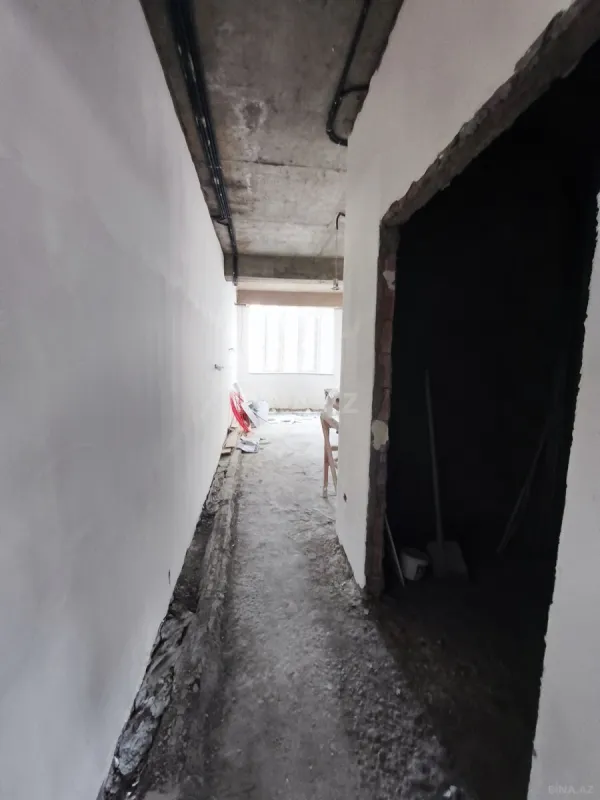 Satılır 4 otaqlı mənzil 180 m²