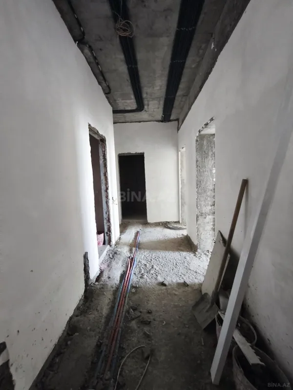 Satılır 4 otaqlı mənzil 180 m²