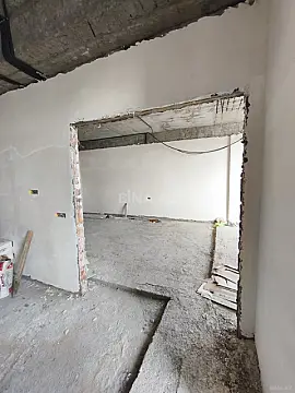 Satılır 4 otaqlı mənzil 180 m²