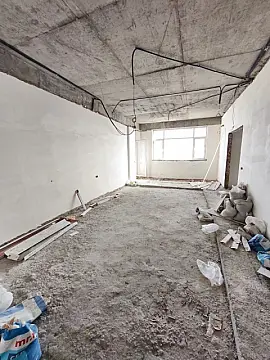 Satılır 4 otaqlı mənzil 180 m²