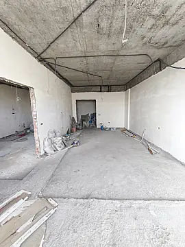 Satılır 4 otaqlı mənzil 180 m²