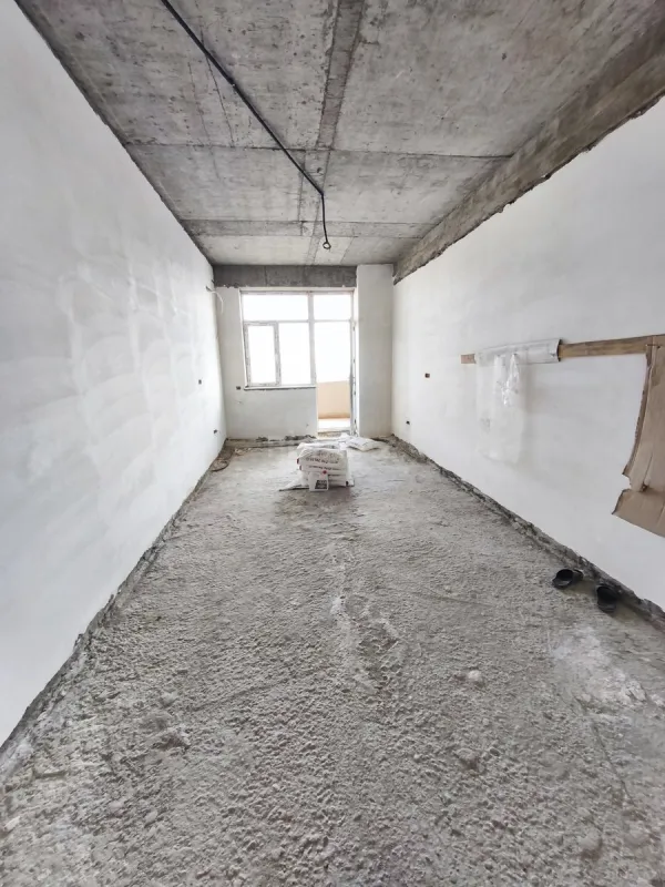 Satılır 4 otaqlı mənzil 180 m²