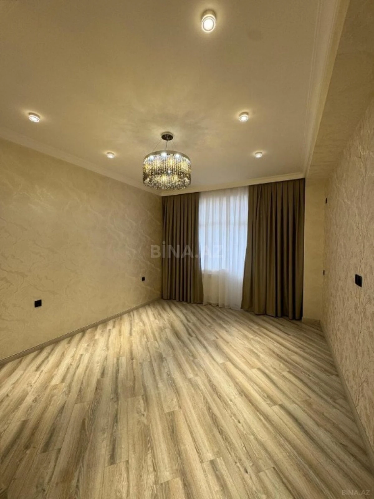 Satılır 3 otaqlı mənzil 87 m²