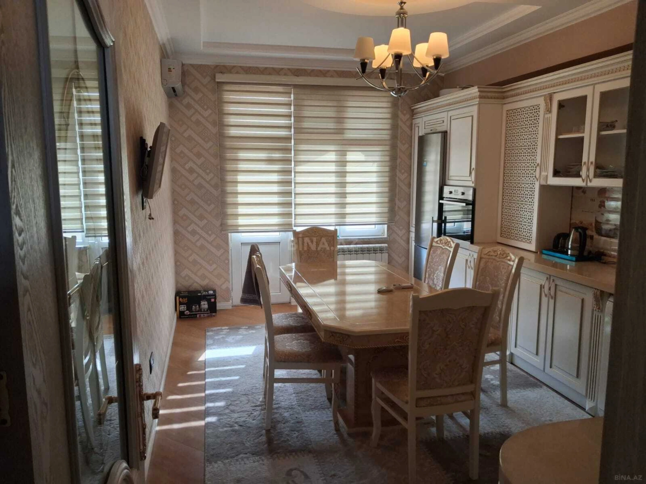Satılır 3 otaqlı mənzil 132 m²