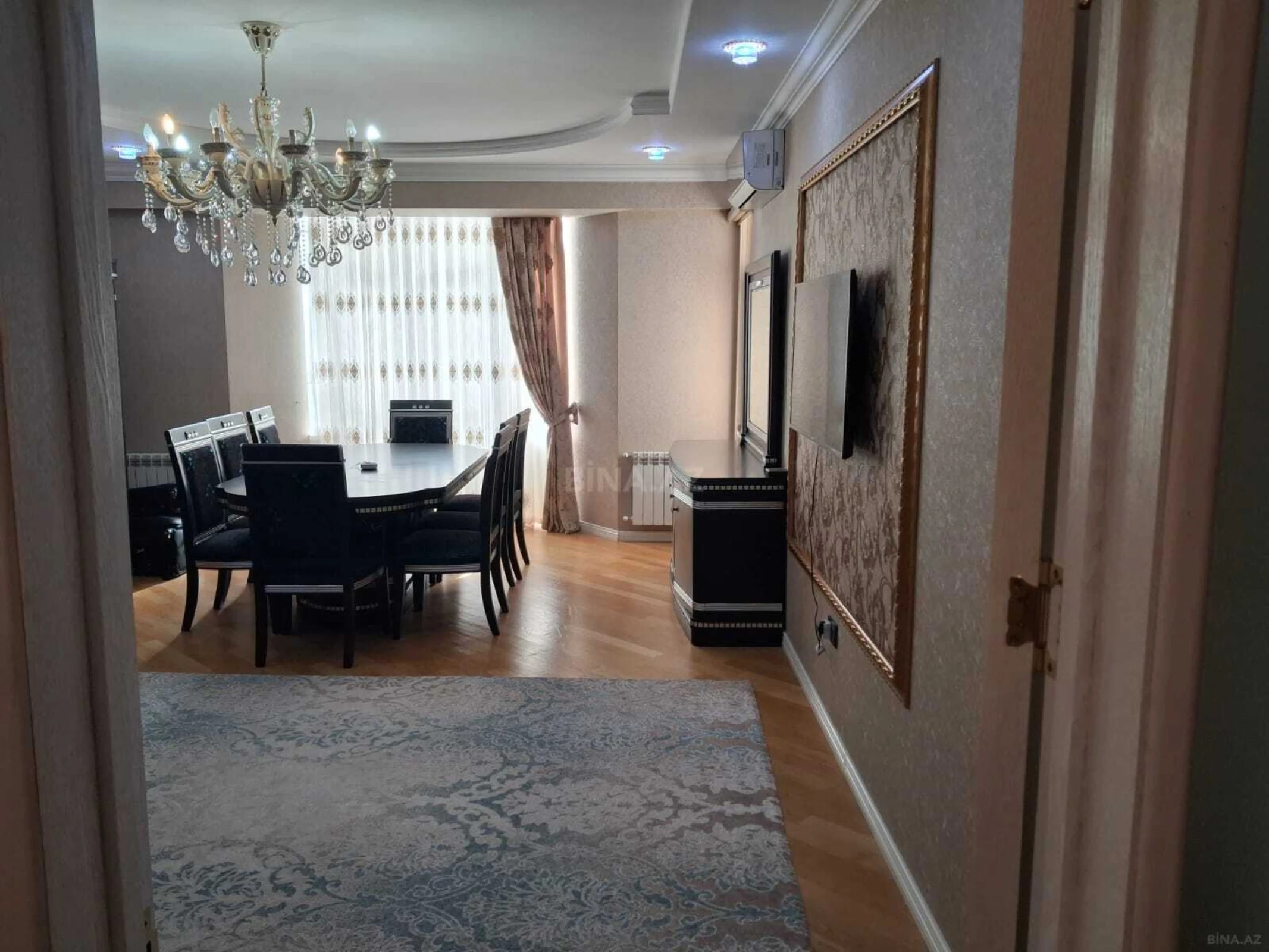 Satılır 3 otaqlı mənzil 132 m²