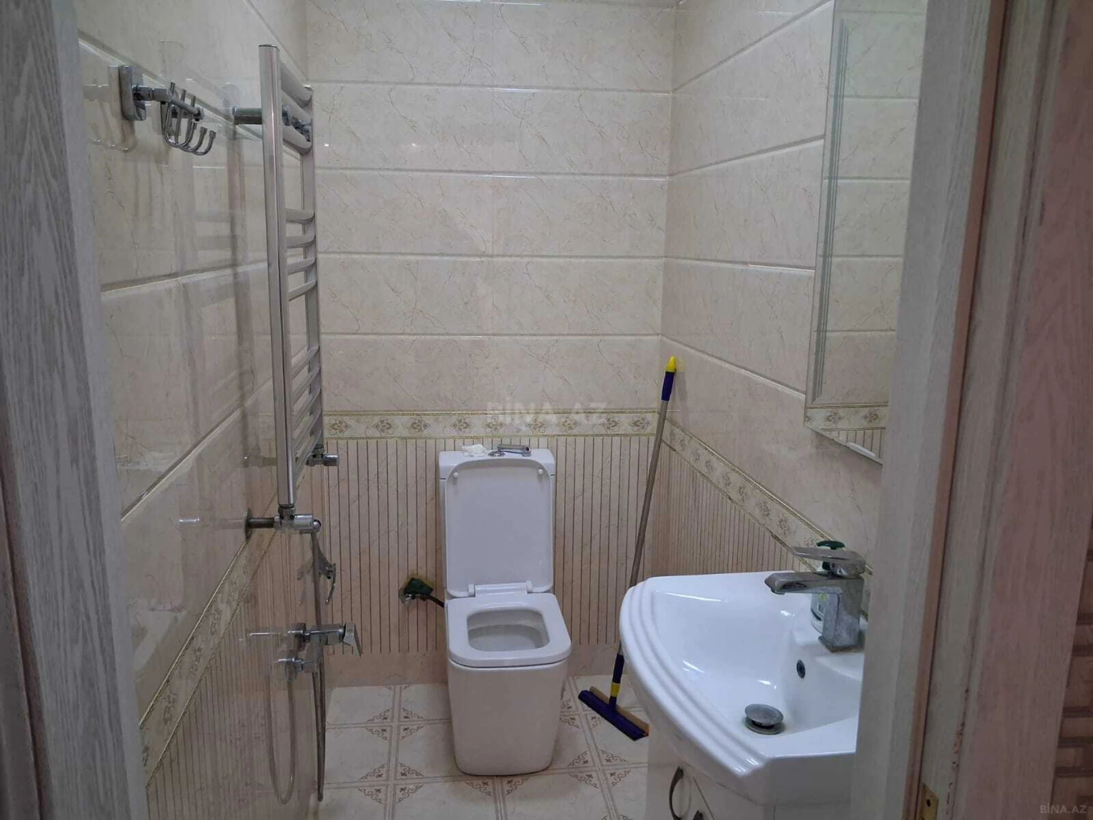Satılır 3 otaqlı mənzil 132 m²